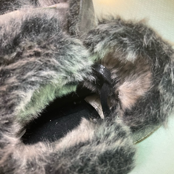 MUK LUKS Women's Verna Fashion Boots, Grey, 8 US - Picture 10 of 12